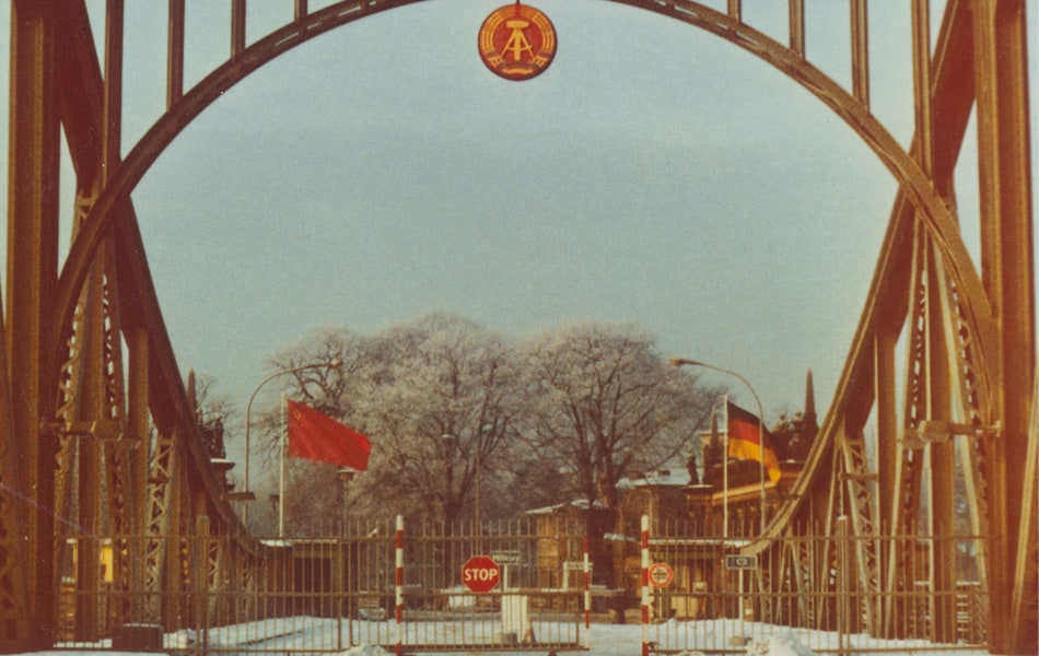 01B1_1985_12_01_-Behrendt_glienicker_bruecke_01