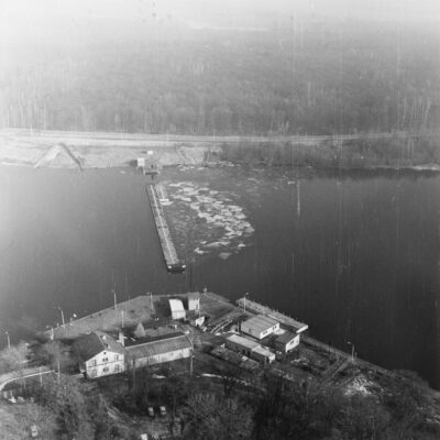 S/W Luftaufnahme auf die Bertini-Enge: Der Grenzübergang Nedlitz im Winter (ca. 1985) - Foto: BStU, MfS HA III Fo 263 Bild 14