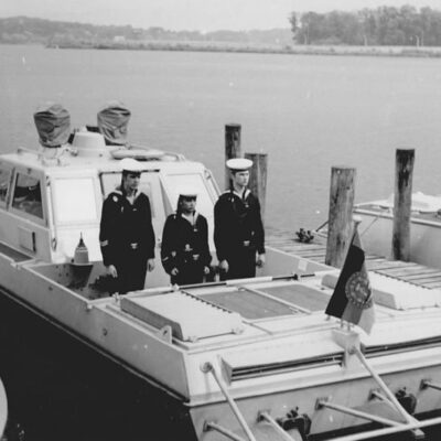 Offizielle Einführung der neuen Grenzsicherungsboote Typ 075.5 in die Bootskompanie des Grenzregiments 44 (1976) - Foto: Privatbesitz